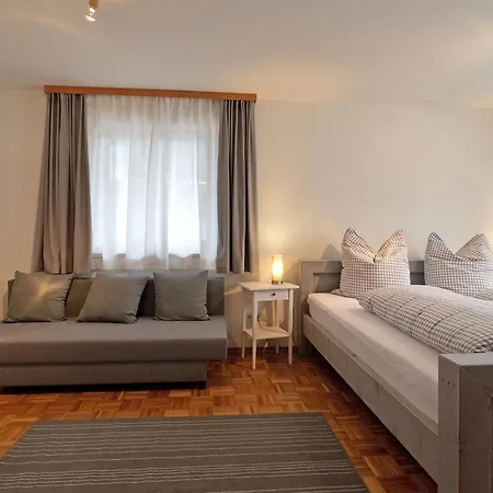 Wies Apartment *